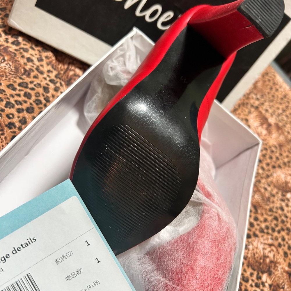 Shoespie Red Versatile Pump - Picture 3 of 4